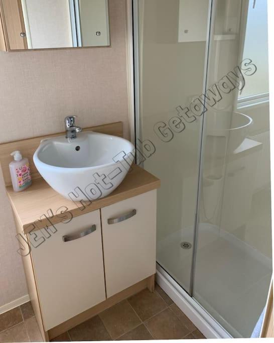 Jems Hot-Tub Getaways 8 Berth At Tattershall Lakes Exterior foto